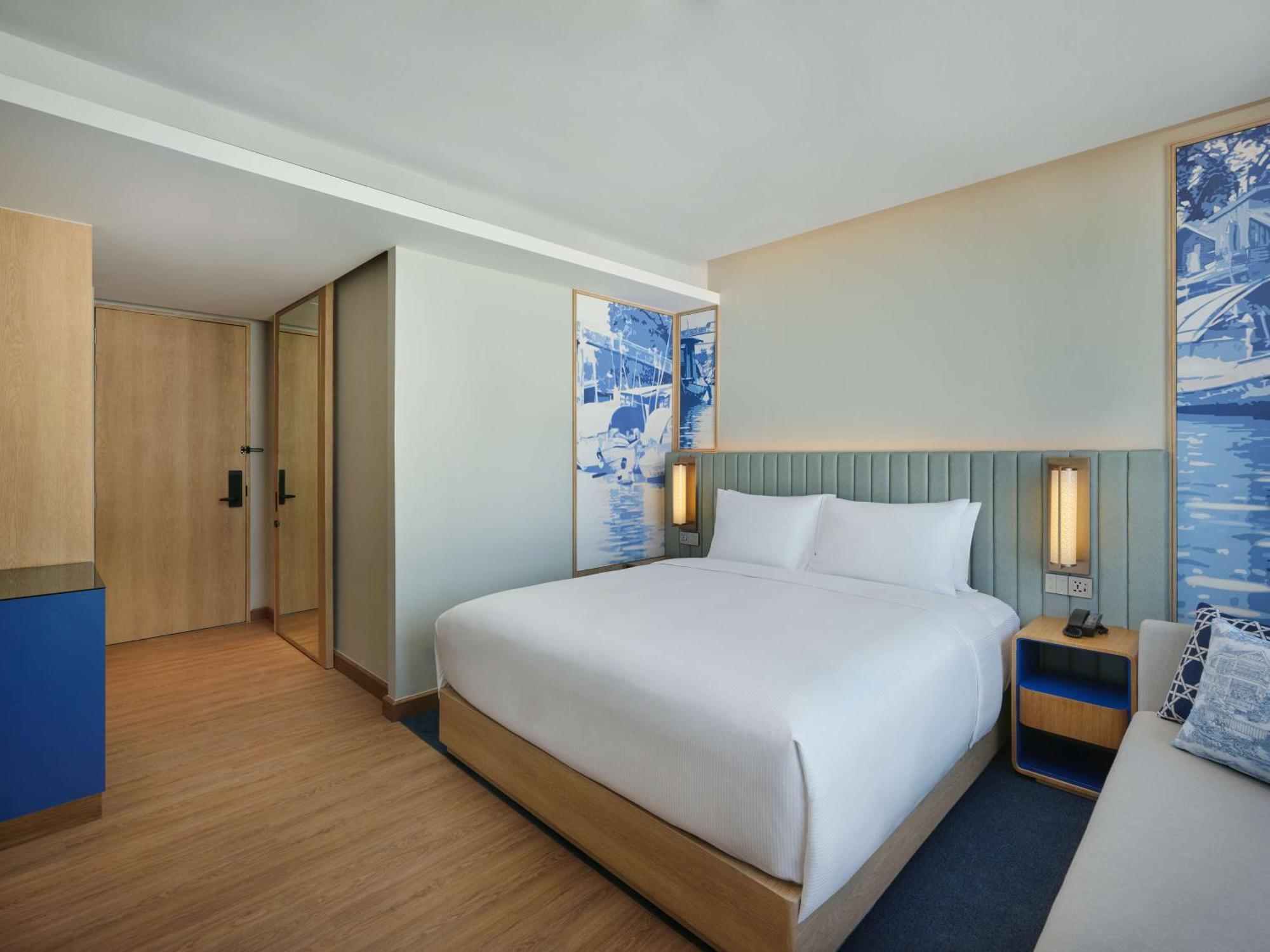 Hilton Garden Inn Bangkok Riverside Exterior photo