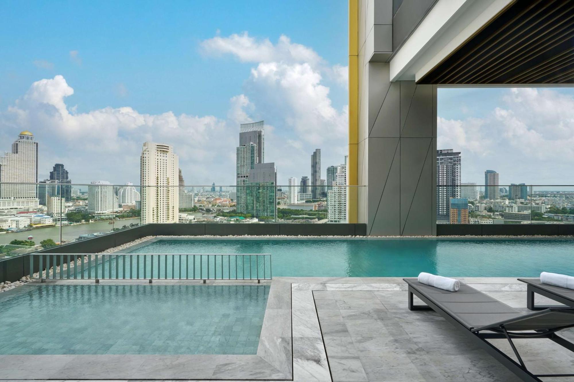 Hilton Garden Inn Bangkok Riverside Exterior photo